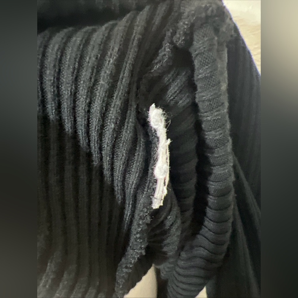 Women’s Y2K/90s Minimal Madewell ribbed curved hem cardigan black size medium. - Picture 5 of 5